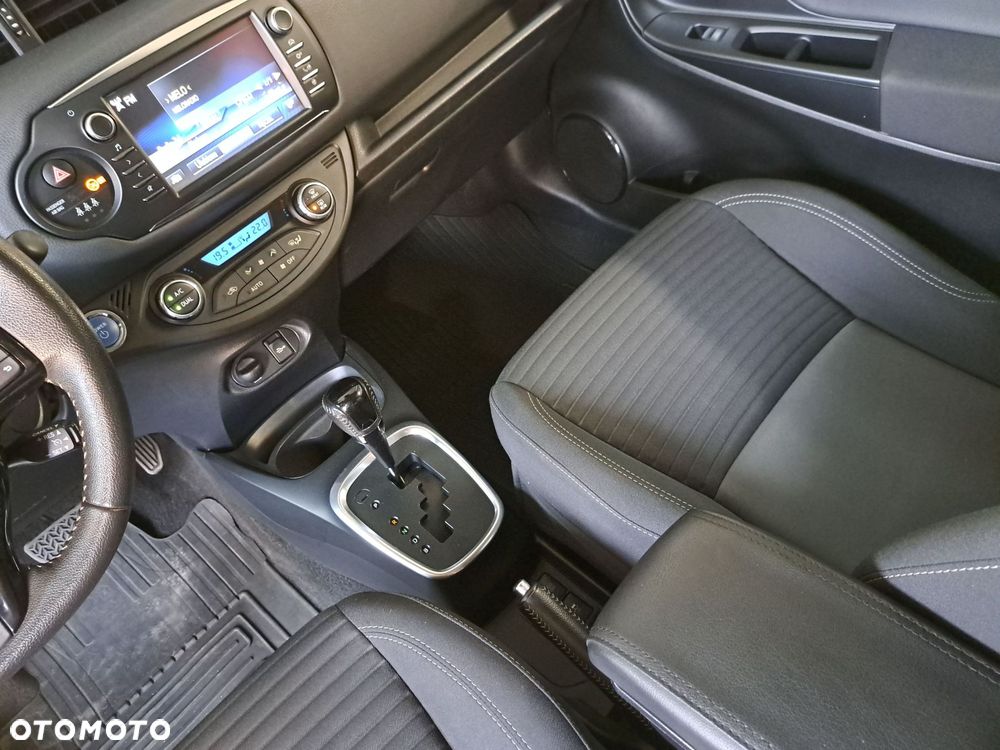 Toyota Yaris - 30