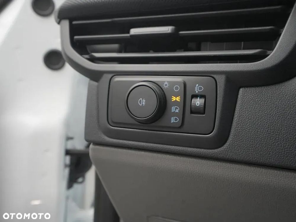 Ford E-Transit Custom 136KM A1 RWD Van Trend 340 L2 BEV - 19