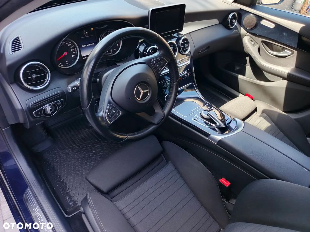 Mercedes-Benz Klasa C 220 d 4-Matic 7G-TRONIC - 22