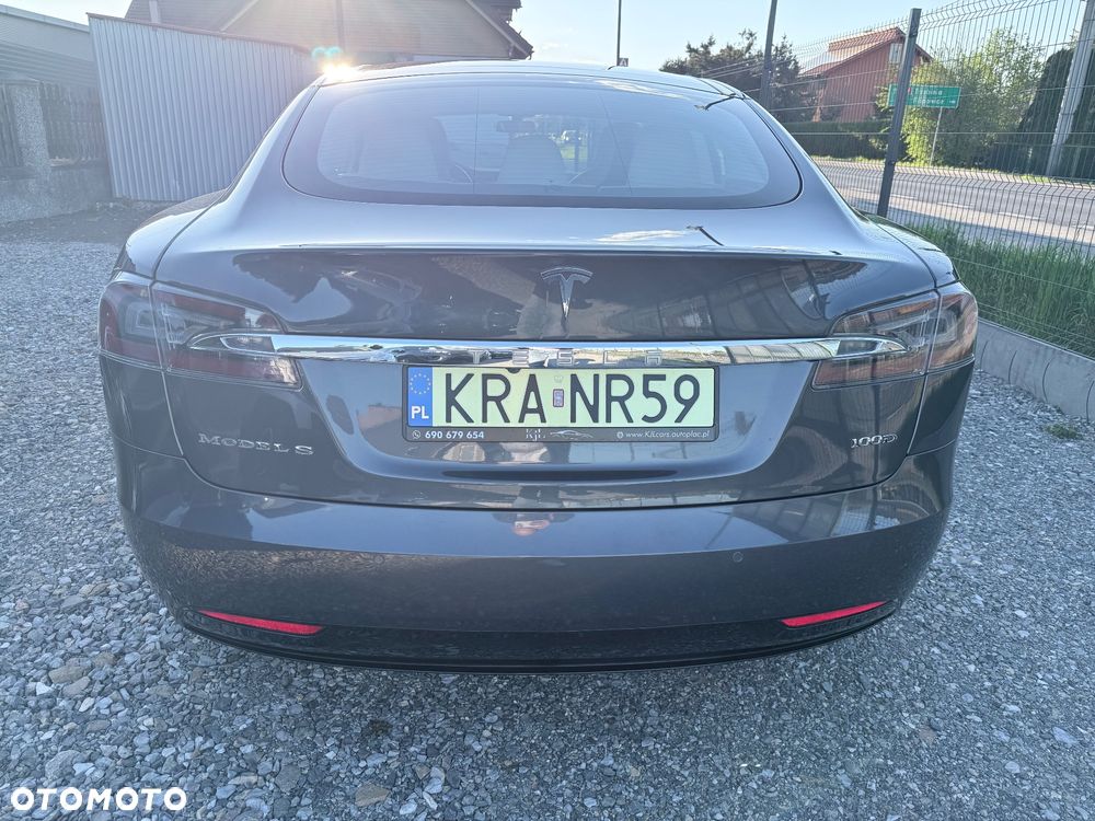 Tesla Model S - 10