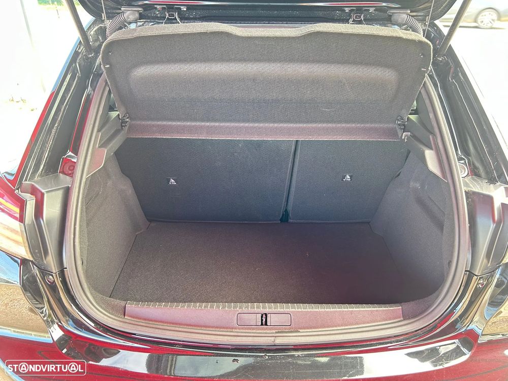 Peugeot 208 1.2 Hybrid Allure e-DCS6 - 28