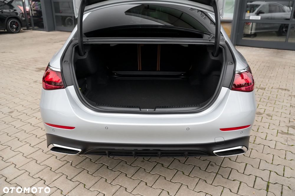 Mercedes-Benz Klasa E 220 d mHEV 4-Matic AMG 9G-Tronic - 9