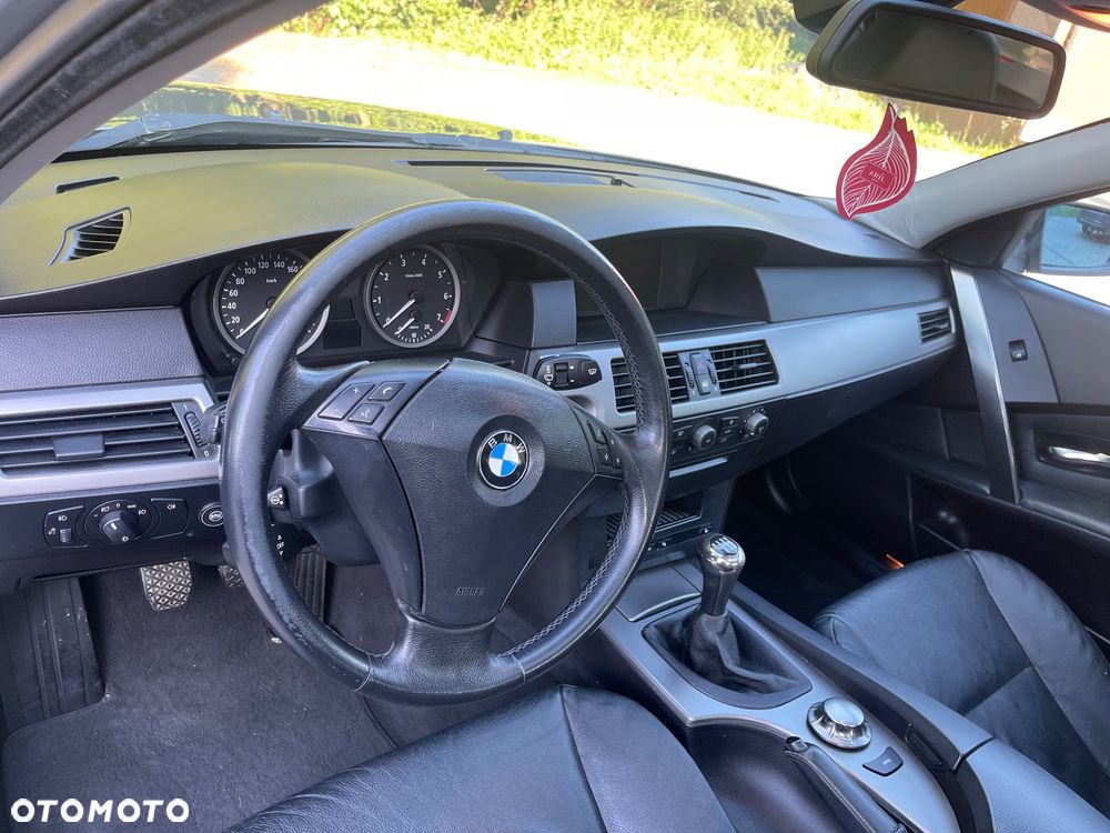 BMW Seria 5 520i - 12