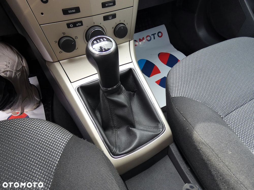 Opel Astra 1.4 Sport - 27