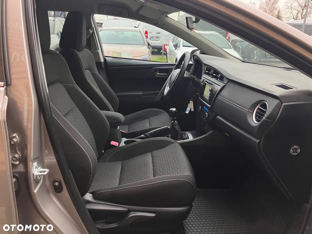 Toyota Auris 1.6 Premium - 13