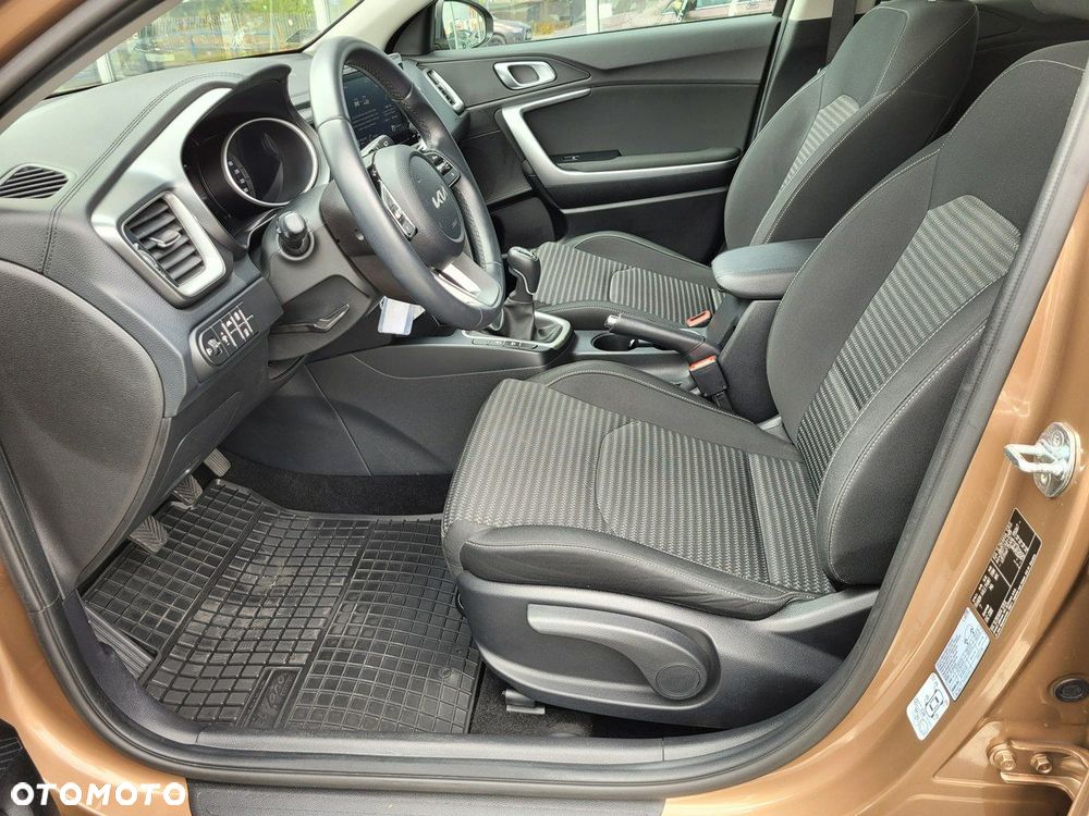 Kia XCeed - 10