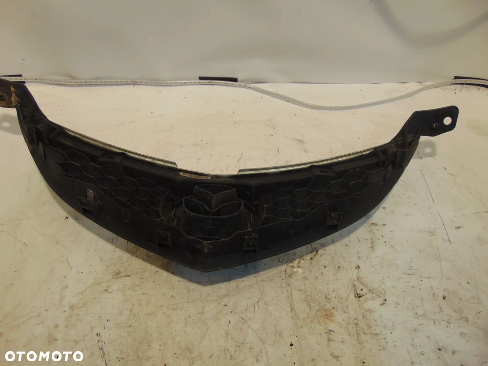Grill mazda 3 08 rok sedan - 4