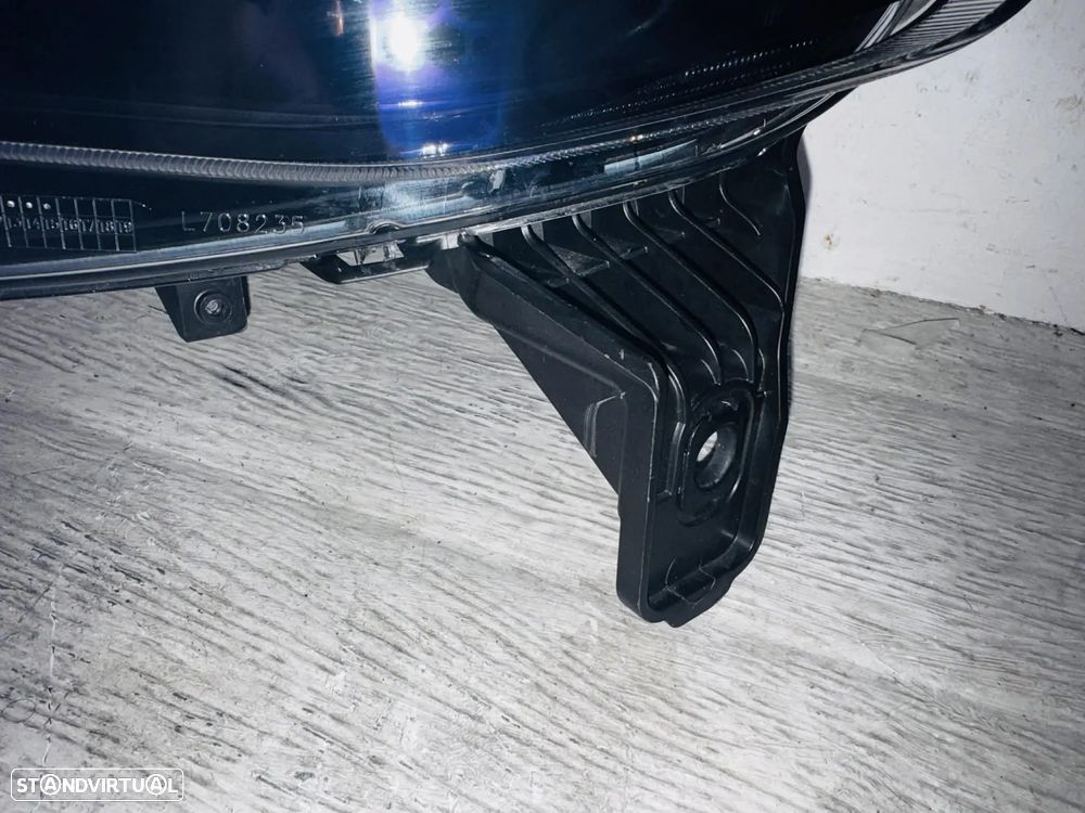 Farol Direito Jeep Avenger - 22/26 - 4