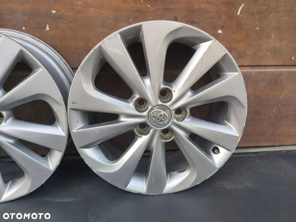 Toyota Auris Corolla E16 E18 Avensis T27 Alufelgi felgi 17 5x114,3 7J et50 - 6
