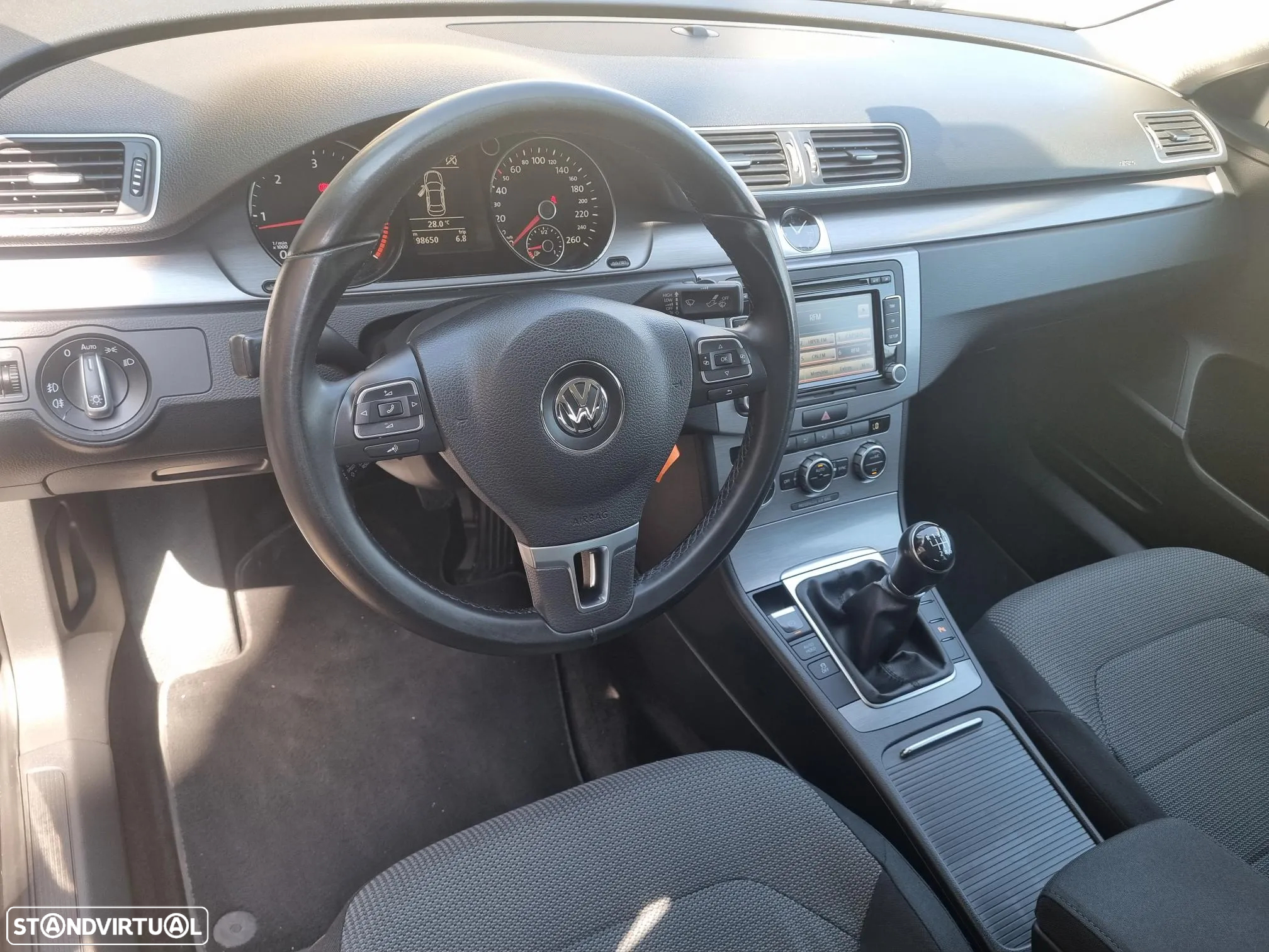 VW Passat 1.6 TDI BlueMotion - 12