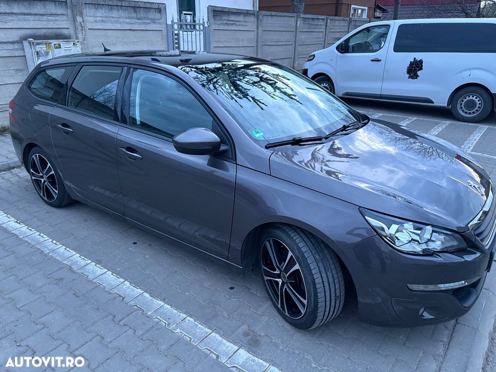 Peugeot 308 1.2 L PureTech Turbo Allure - 2