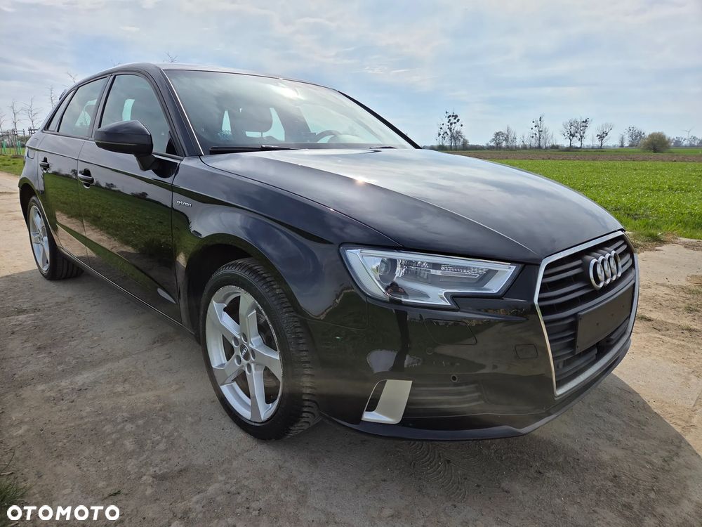 Audi A3 Sportback 1.4 TFSI S tronic Ambiente - 2