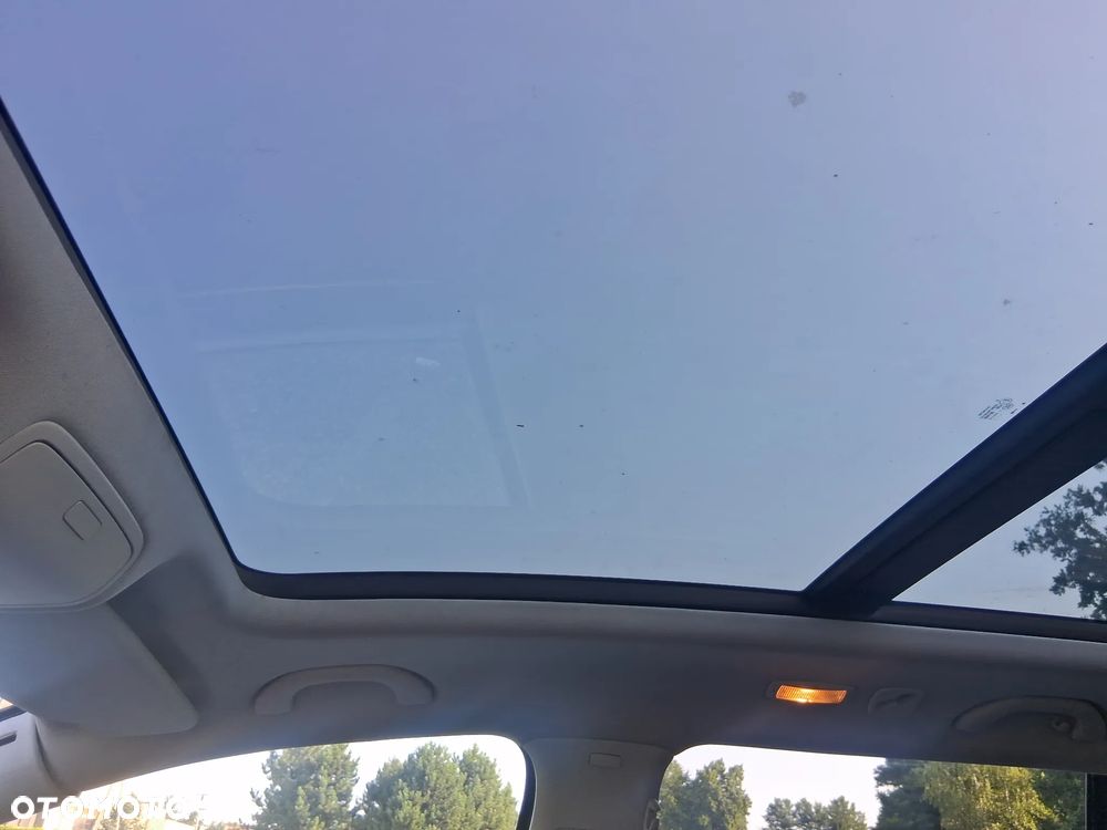 Volkswagen Touran 2.0 TDI DPF Highline Perfectline - 13