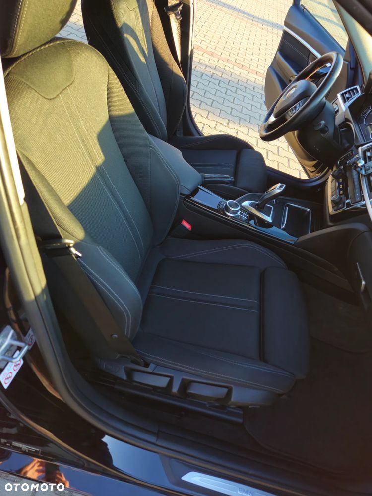 BMW Seria 3 318d Sport Line - 10