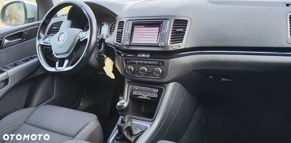 Volkswagen Sharan 2.0 TDI (BlueMotion Technology) Sound - 19