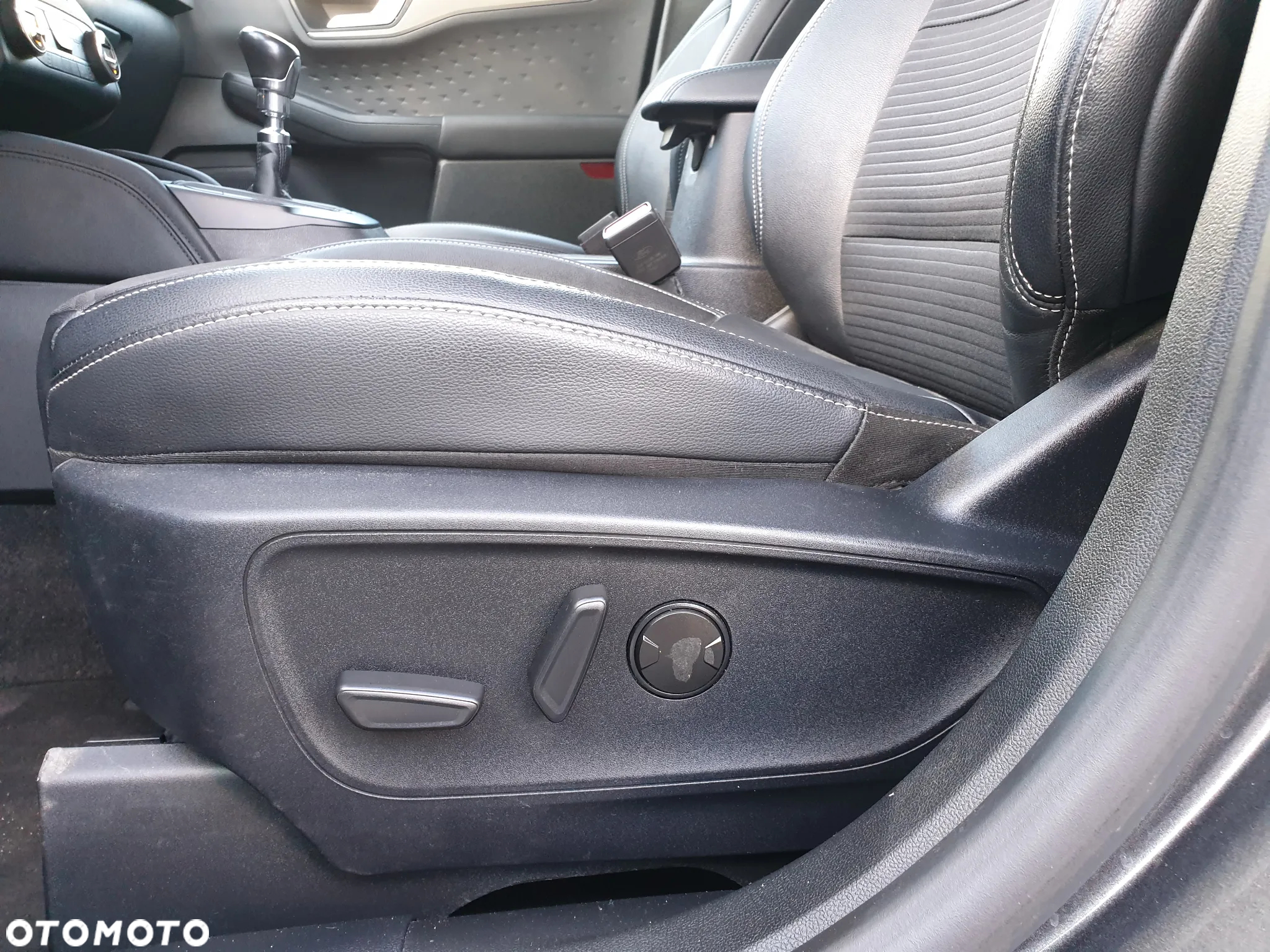 Ford Kuga 1.5 EcoBoost TITANIUM - 22