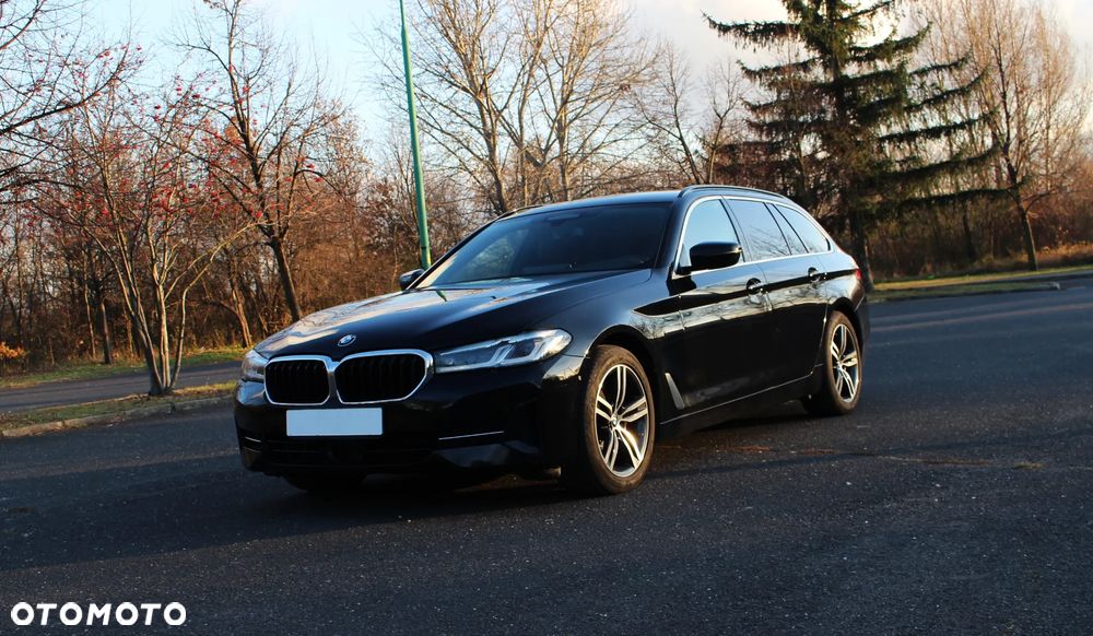 BMW Seria 5 520i Luxury Line sport - 12