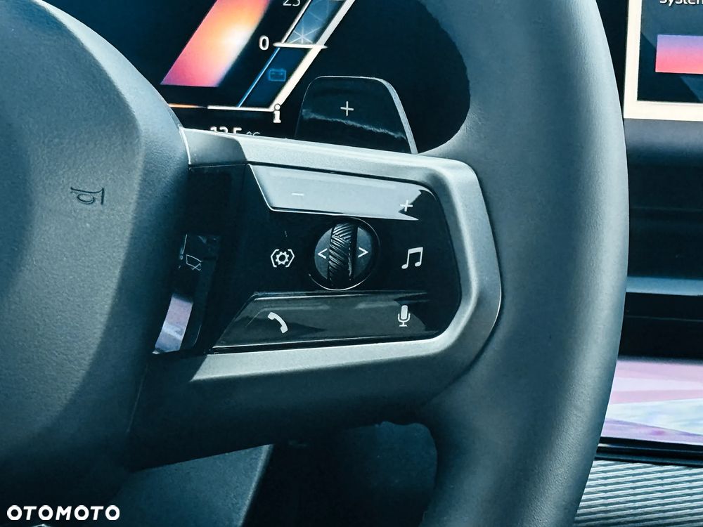 BMW Seria 5 520i - 25