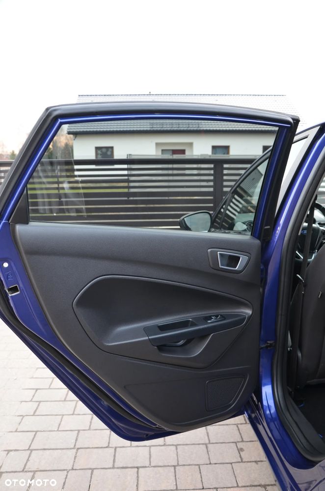 Ford Fiesta 1.0 EcoBoost STart-Stop Titanium - 12