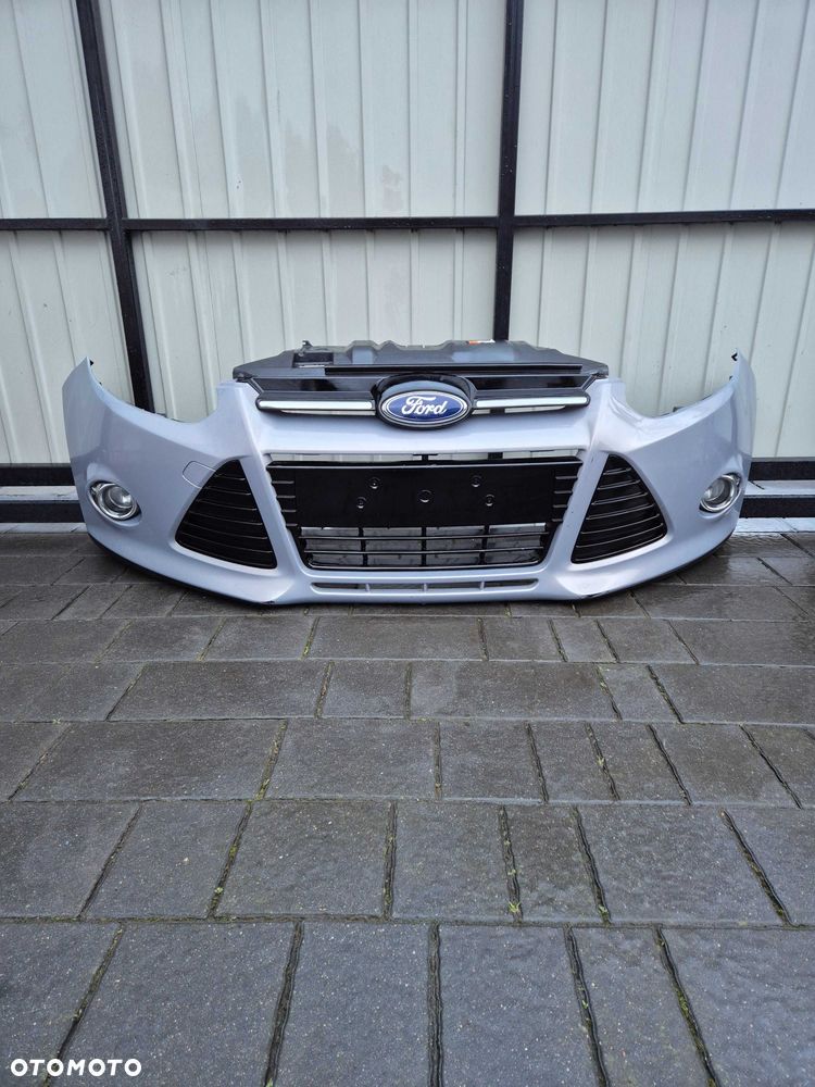 Zderzak przód przedni Ford Focus mk3 rok 12 kod lak LB
