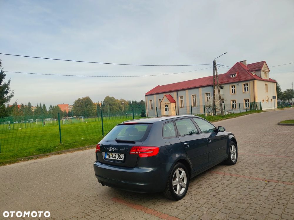 Audi A3 Sportback 1.6 Ambiente - 26