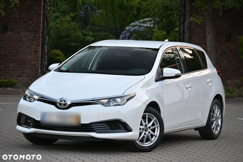 Toyota Auris 1.33 VVT-i Premium + - 1