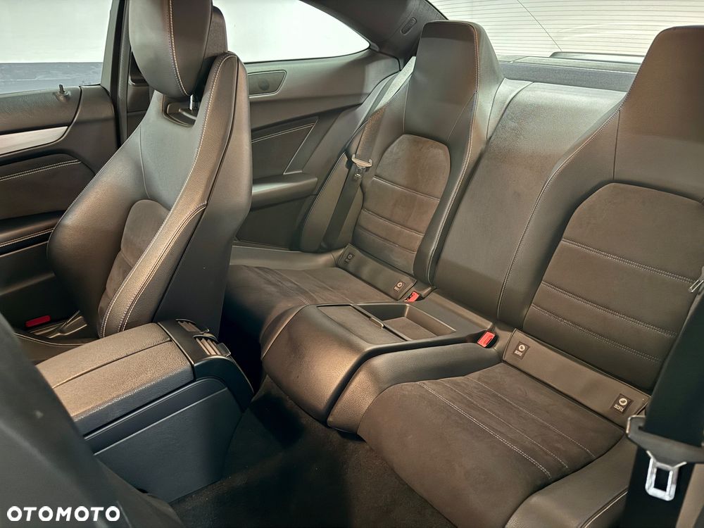 Mercedes-Benz Klasa C 180 Edition - 23