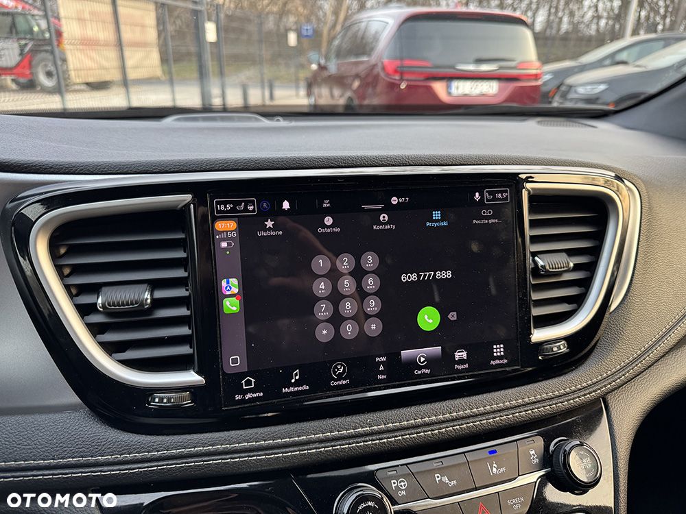 Chrysler Pacifica - 18