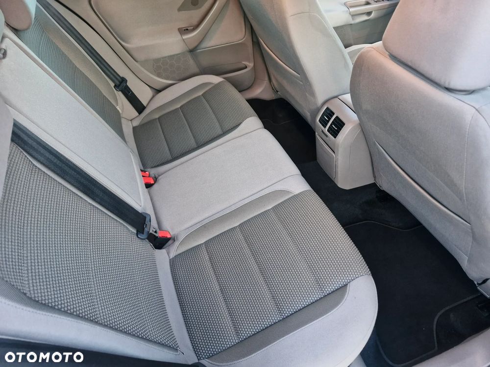 Volkswagen Golf 2.0 TDI DPF Comfortline - 17