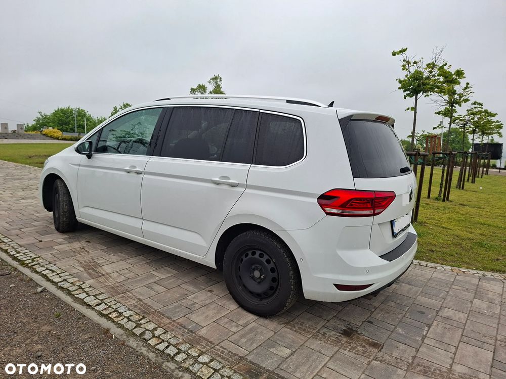 Volkswagen Touran - 4