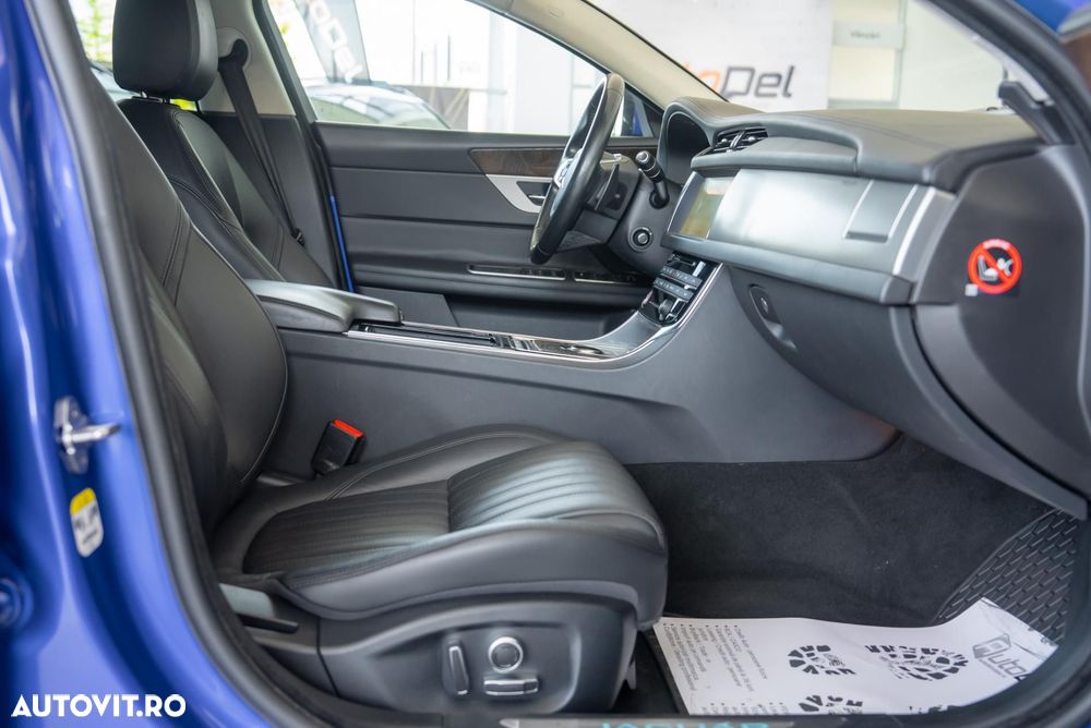 Jaguar XF 20d AWD Prestige - 21