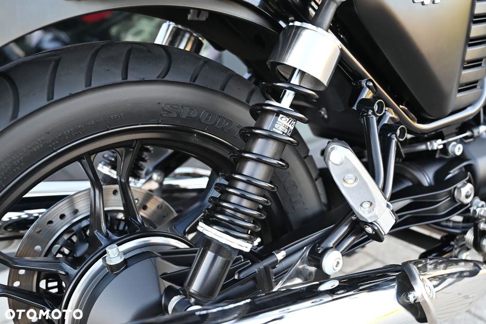 Moto Guzzi V7 - 23