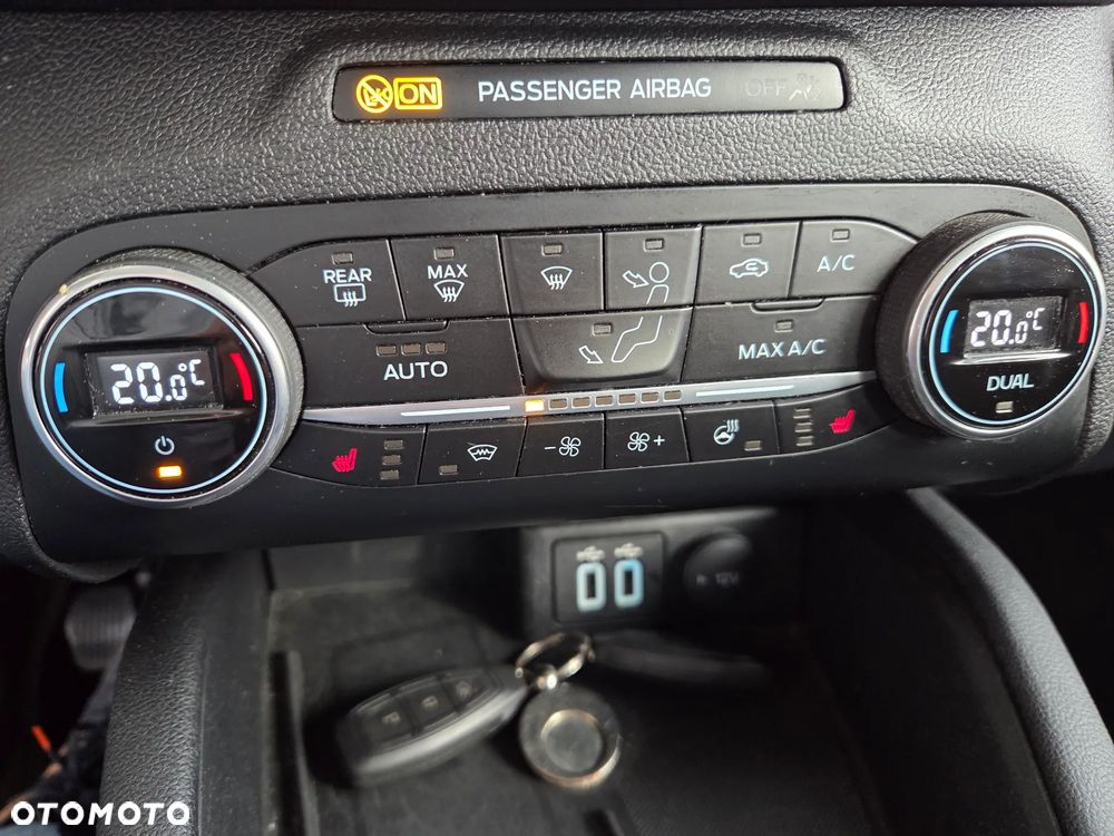 Ford Kuga - 13