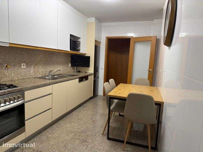 Apartamento T2 com 148m2 em Milheirós, Maia. - Grande imagem: 4/12