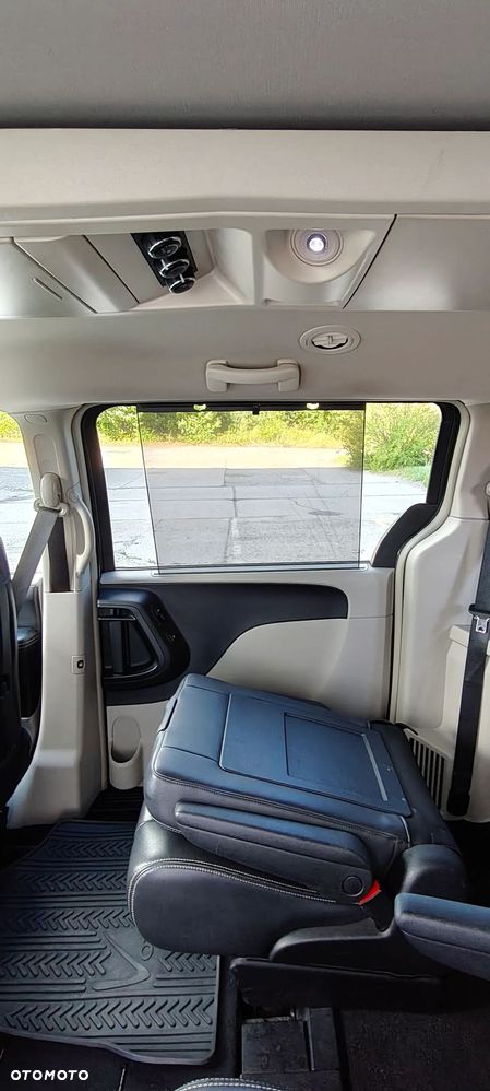 Lancia Voyager 2.8 CRD16v Platinum - 32
