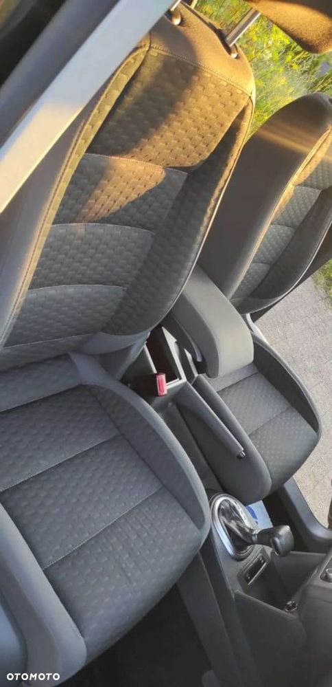 Volkswagen Touran 2.0 TDI DPF DSG STYLE - 30