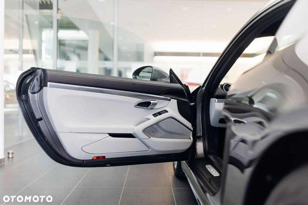 Porsche 718 Cayman GPF PDK - 24