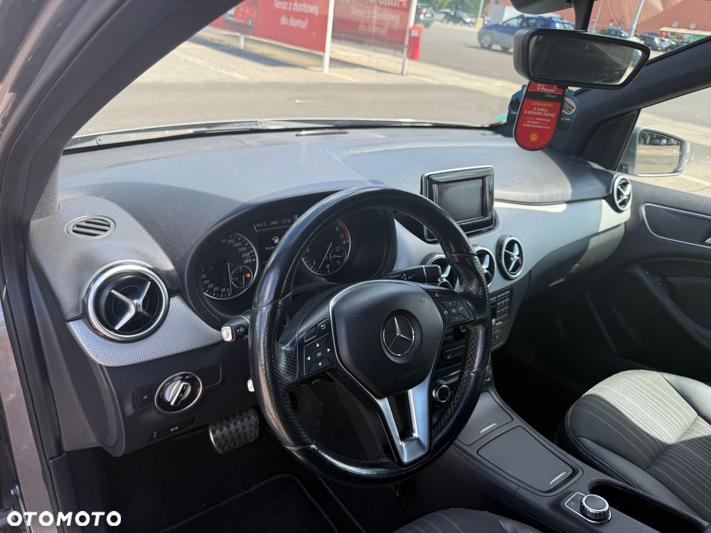 Mercedes-Benz Klasa B 180 CDI (BlueEFFICIENCY) 7G-DCT - 22
