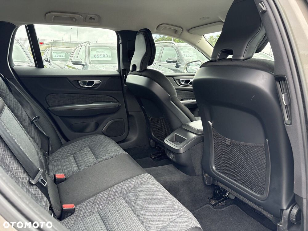 Volvo V60 B3 B Momentum Pro - 27