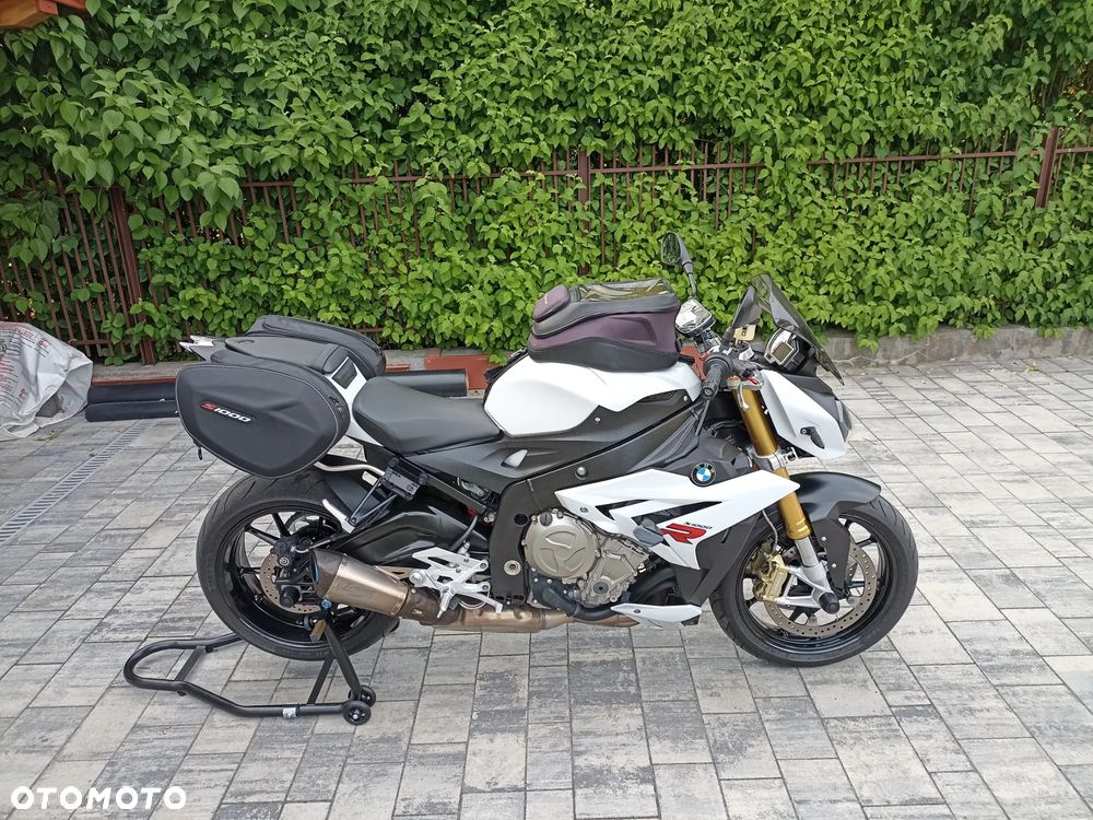BMW S - 9