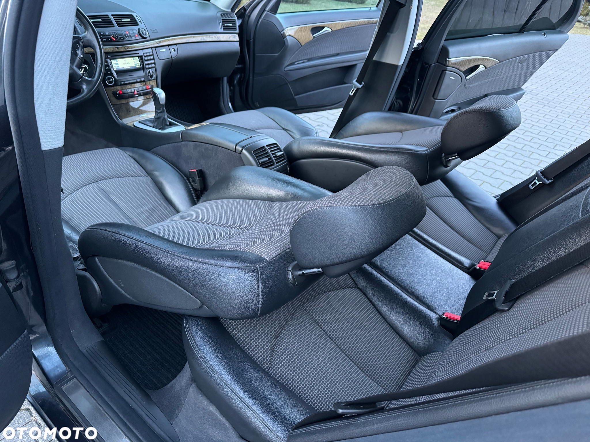 Mercedes-Benz Klasa E 200 T Kompressor Avantgarde Sport Edition - 19