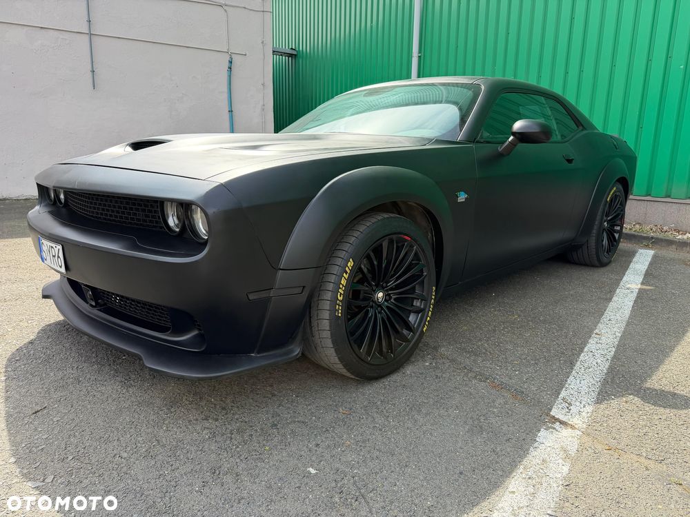 Dodge Challenger - 10