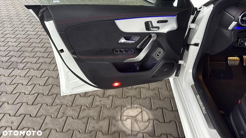 Mercedes-Benz CLA - 9