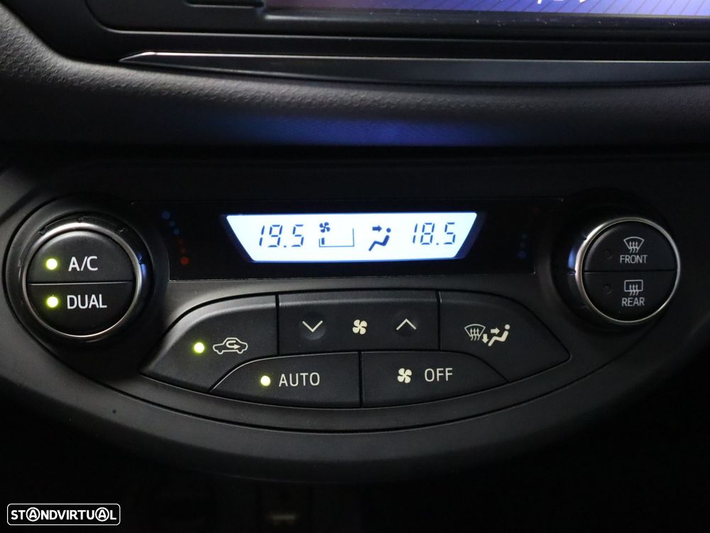 Toyota Yaris 1.5 HSD Comfort - 18