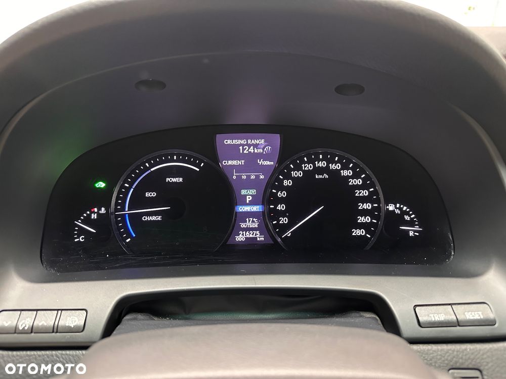 Lexus LS 600h F Sport - 33