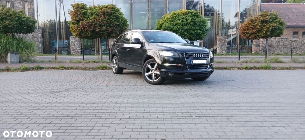 Audi Q7 - 1
