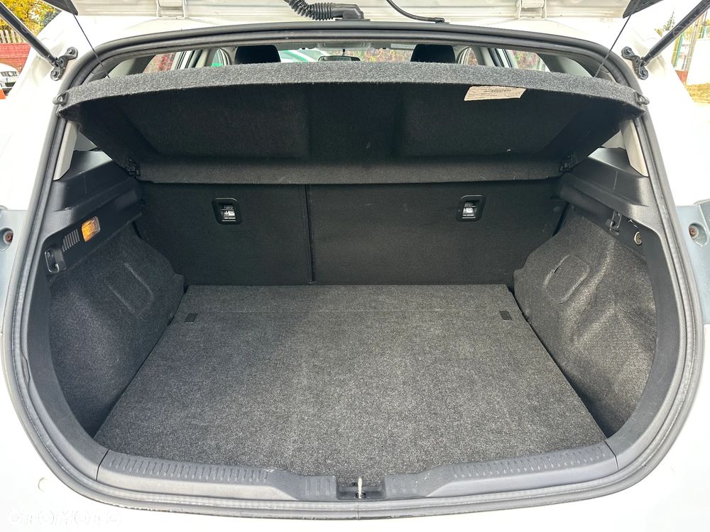 Toyota Auris - 23