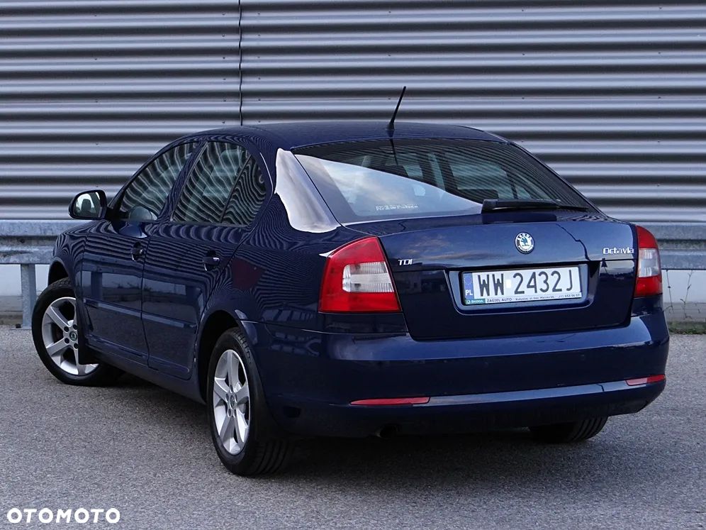 Skoda Octavia 1.6 TDI Family DSG - 4