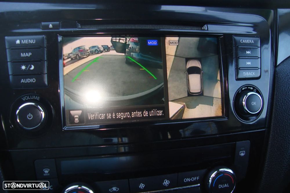 Nissan Qashqai 1.5 dCi N-Connecta J18+Led - 17