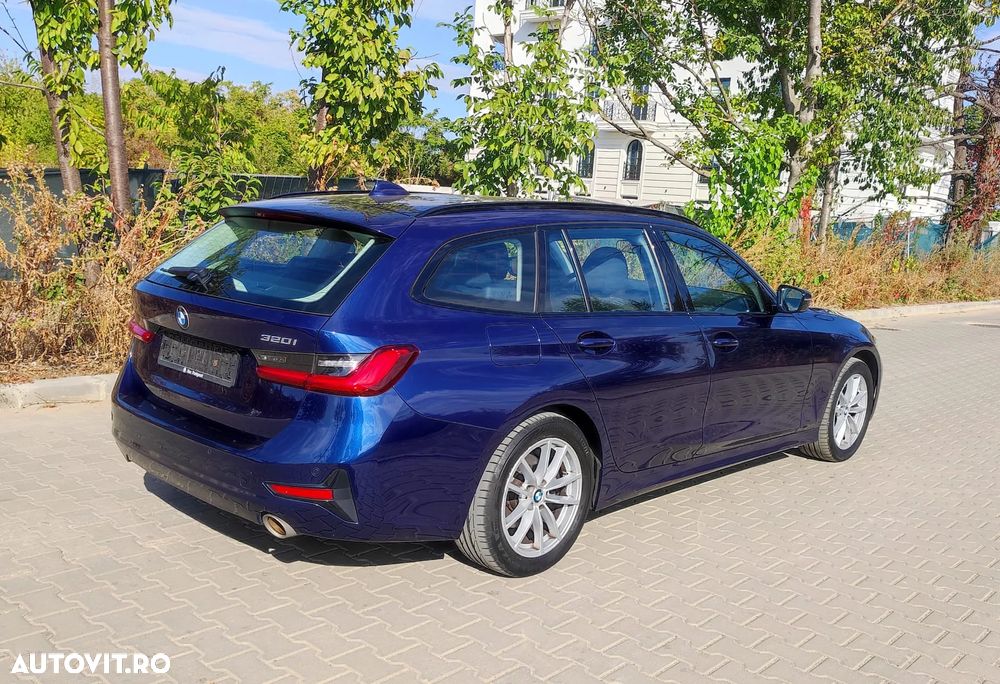 BMW Seria 3 320i Touring Aut. - 7